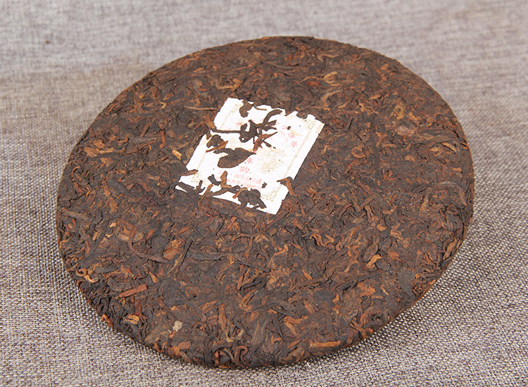 2011 Yunnan Lincang Court Chen Yun cake 357g       