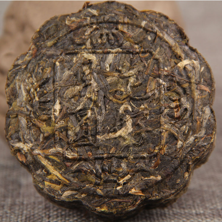 2014 Huahaoyueyuan mooncake tmavý Puerh umělecký koláč 100g