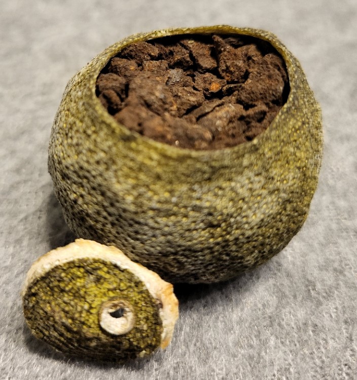 2017 Puerh tmavý Xinhui v divoké mandarince 12g